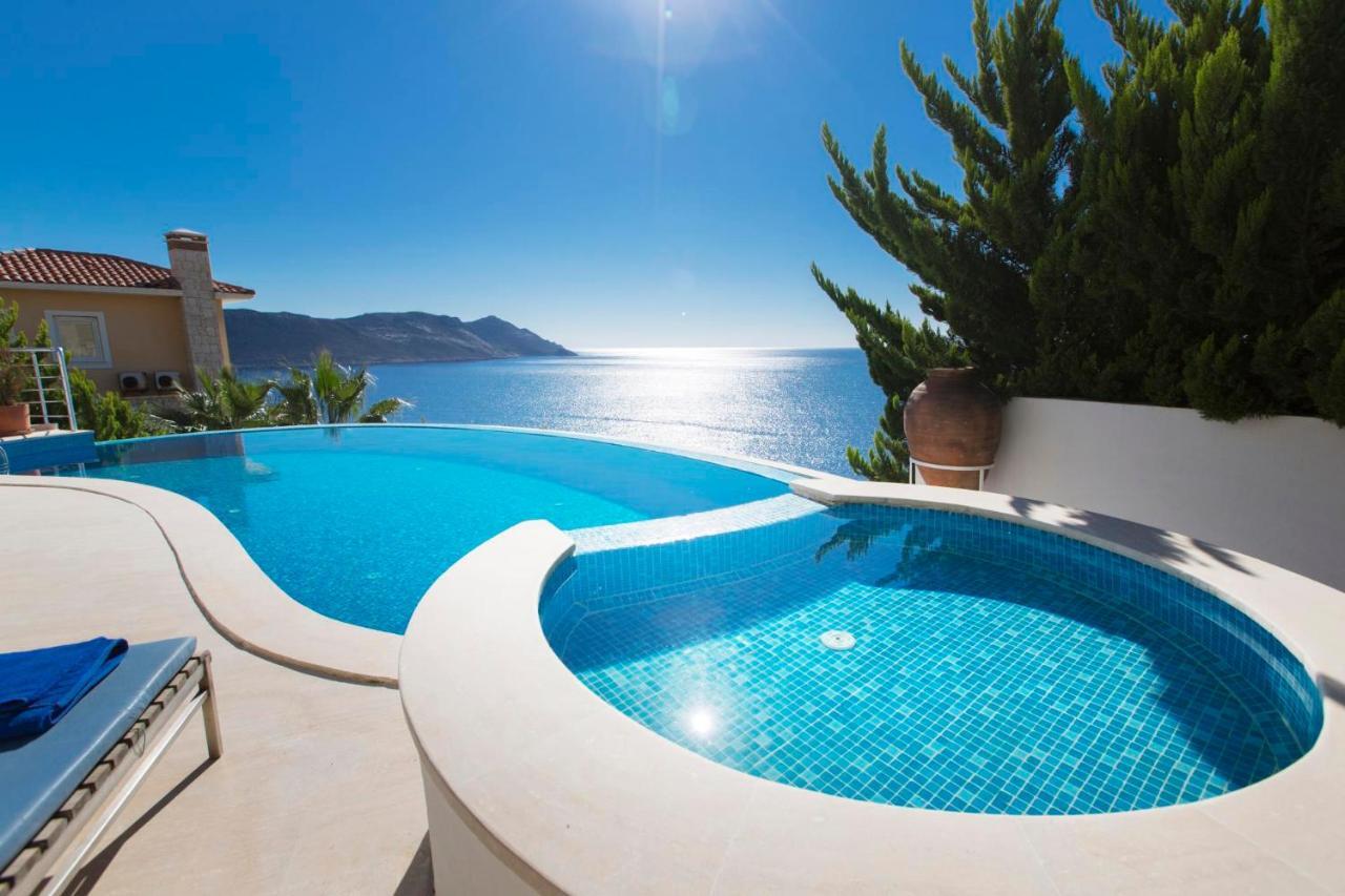 Iskenderun Villa Sleeps 10 With Pool And Air ConYenikoy  エクステリア 写真